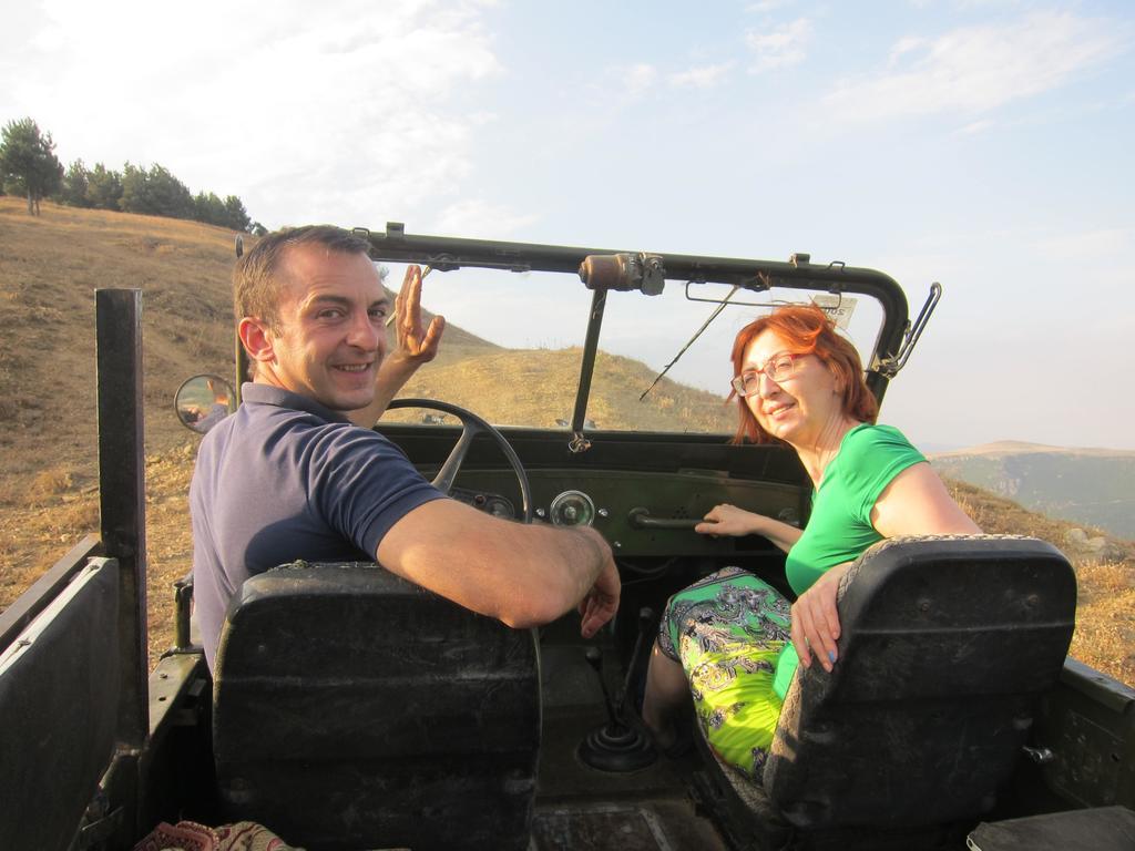 Saro B&B&Safari Tours Tatev Exterior foto